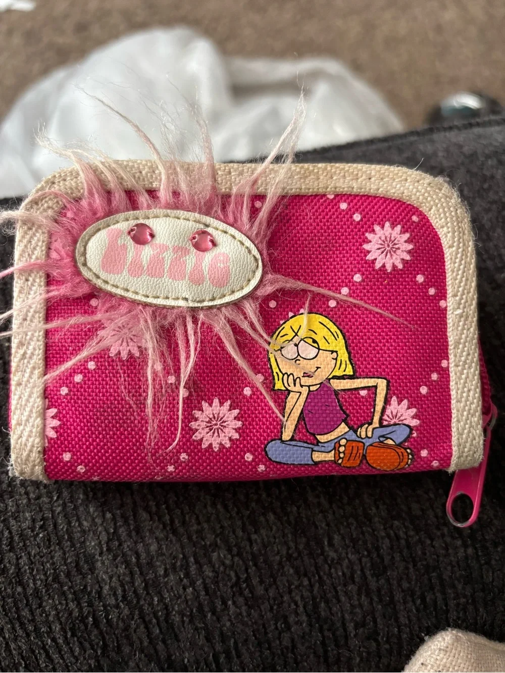 Vintage Disney Lizzie McGuire Pink Wallet Y2K Zip Around Faux Fur Rare